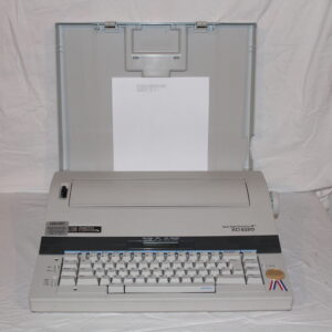 Smith Corona XD-2550 Electric Typewriter – Compact & Reliable