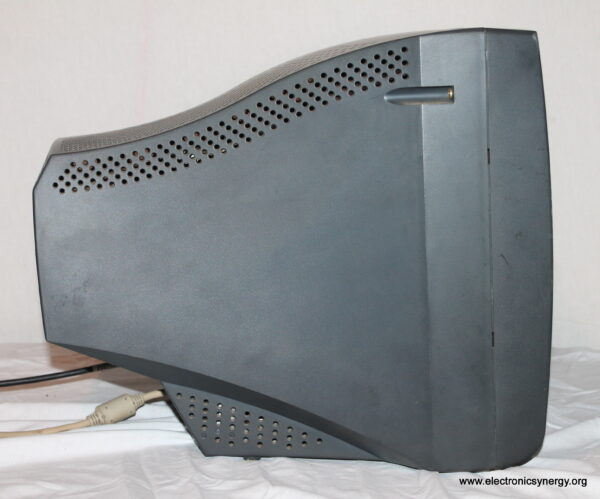 Aqua View 765 CRT Monitor – Vintage 15" Display - Image 3