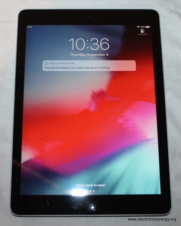 Apple iPad Air 1st Gen (A1474) – 16GB, Gray, Unlocked