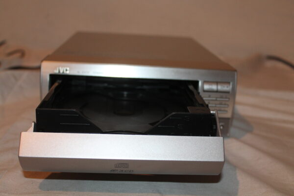 JVC XL-EX70 3-Disc CD Player - Image 3