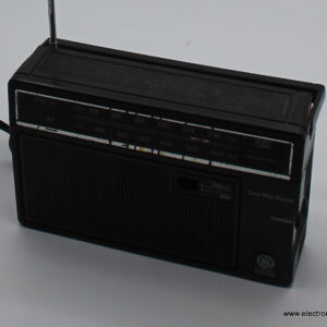 General Electric AM/FM Radio (Model 7-2660D)