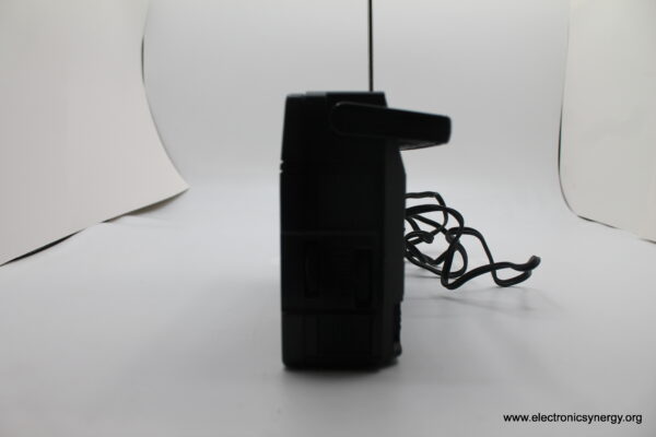 General Electric AM/FM Radio (Model 7-2660D) - Image 4