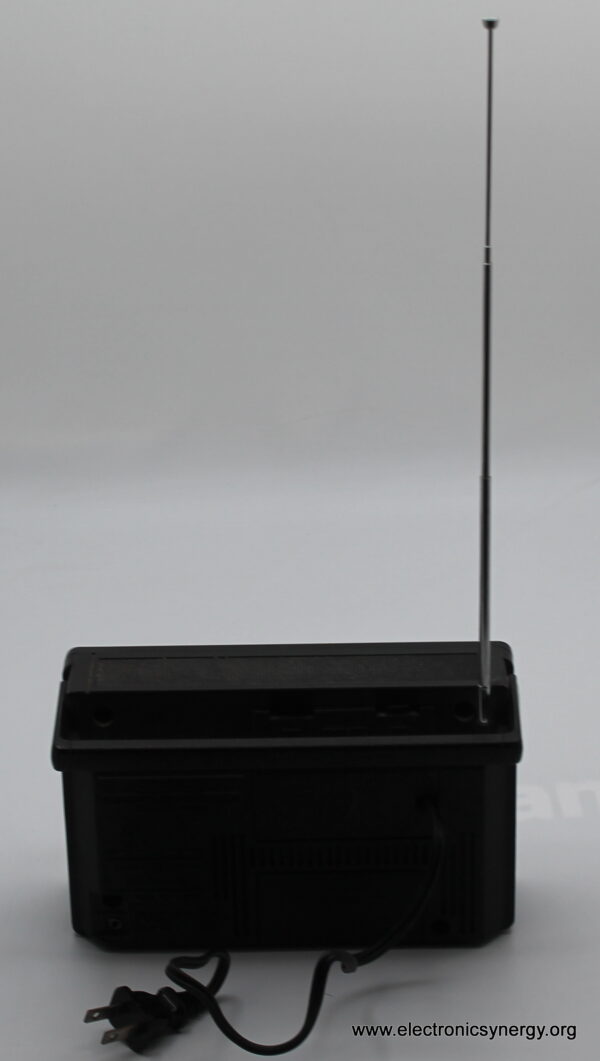 General Electric AM/FM Radio (Model 7-2660D) - Image 8