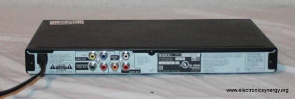 Sony DVP-SR200P DVD Player - Image 2