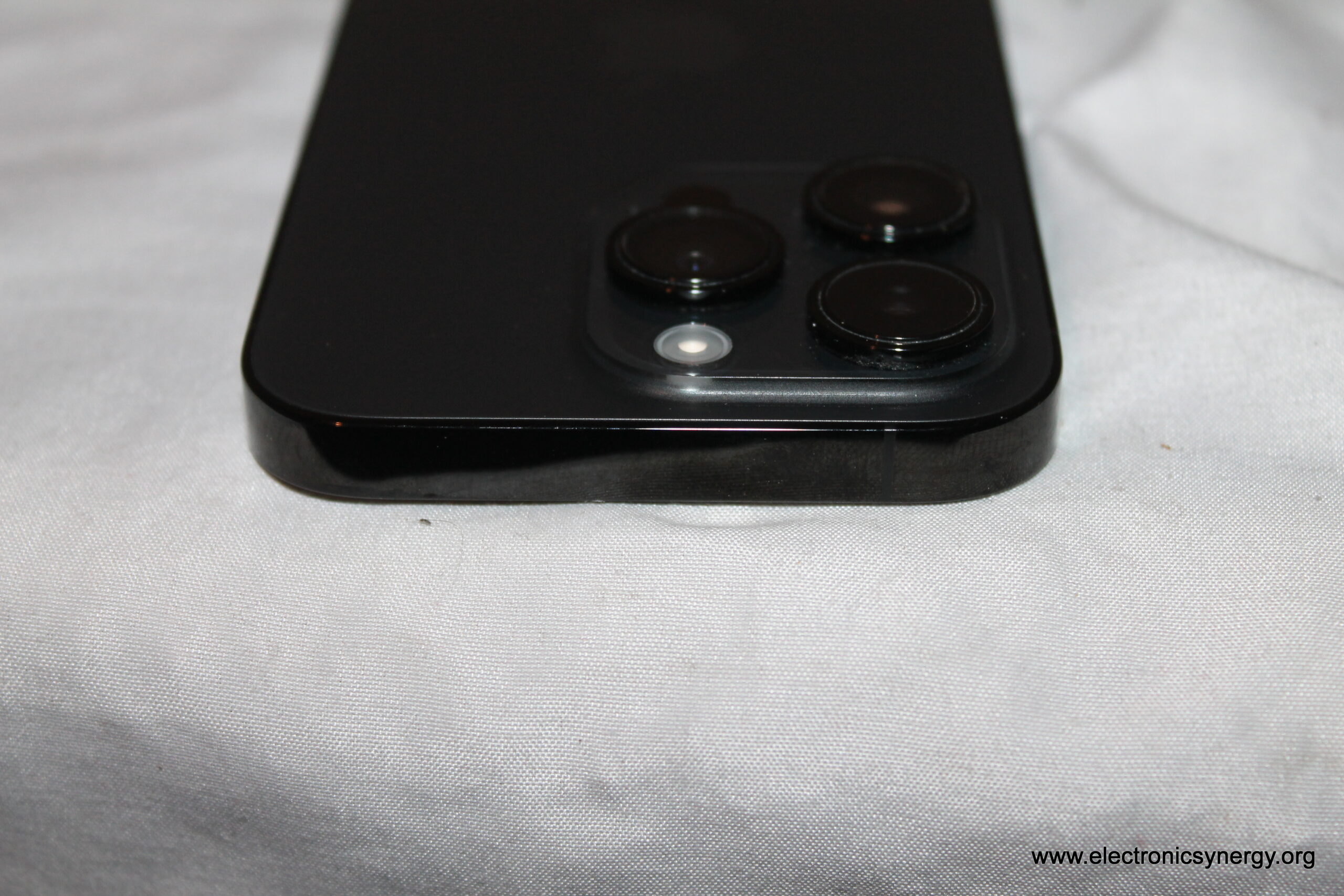 Apple iPhone 14 Pro A2650 128GB Space Black Unlocked Smartphone – iCloud Locked - Image 3